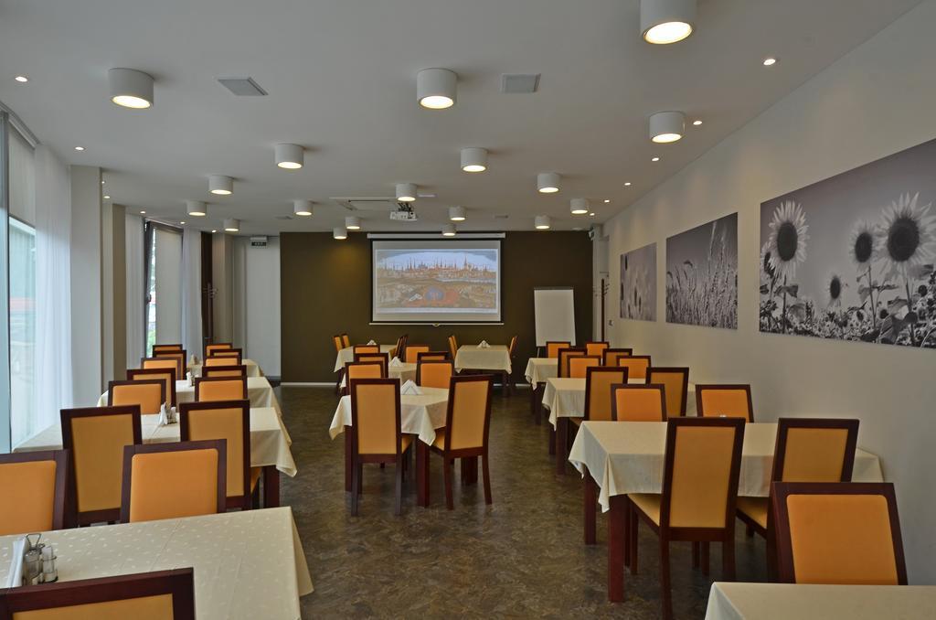 Hotel Senimo Olomouc Eksteriør bilde